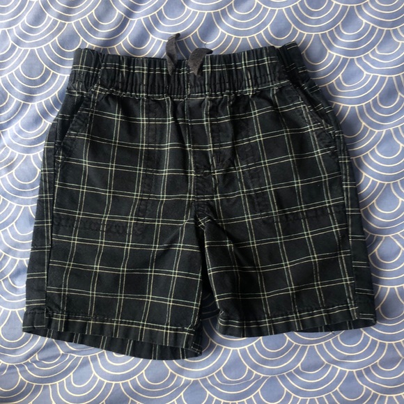 Toddler shorts Lot - Picture 3 of 6